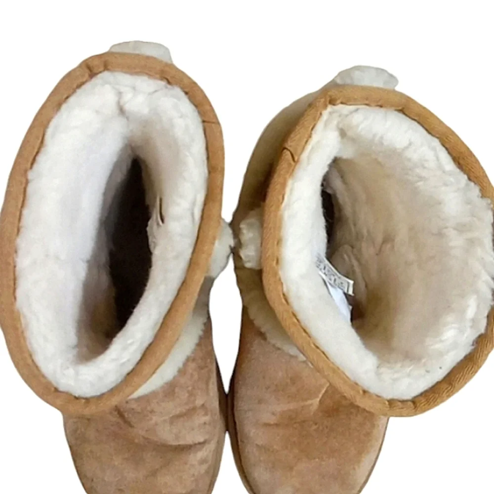 UGG Carter Chestnut Suede Boots Exposed Sheepskin Trim Size 6